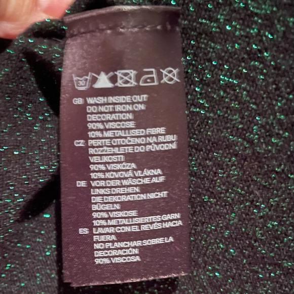 H&M holiday bling. Green sparkle and rhinestone trim tunic - Picture 4 of 5